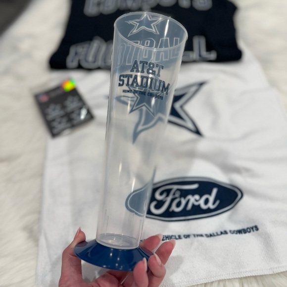 Dallas Cowboys Football Stadium Bundle Set - Include small shirt - Fan Favorite! - Picture 8 of 16